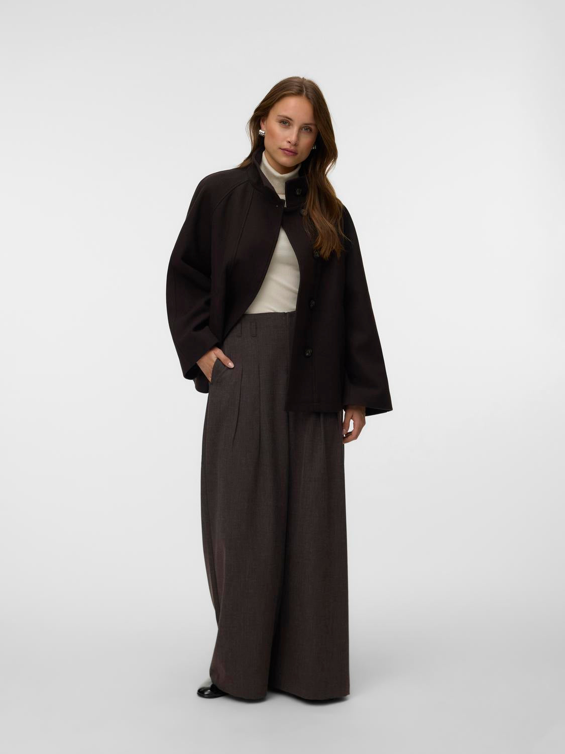 model_shot-front